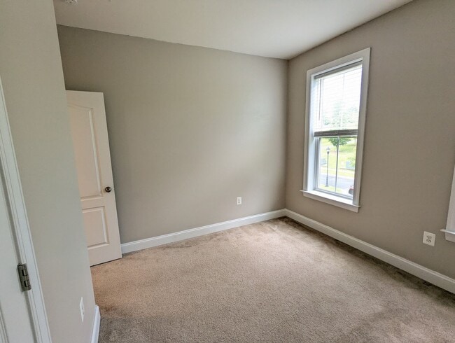 Building Photo - STUNNING Single Family Home in Brunswick C...