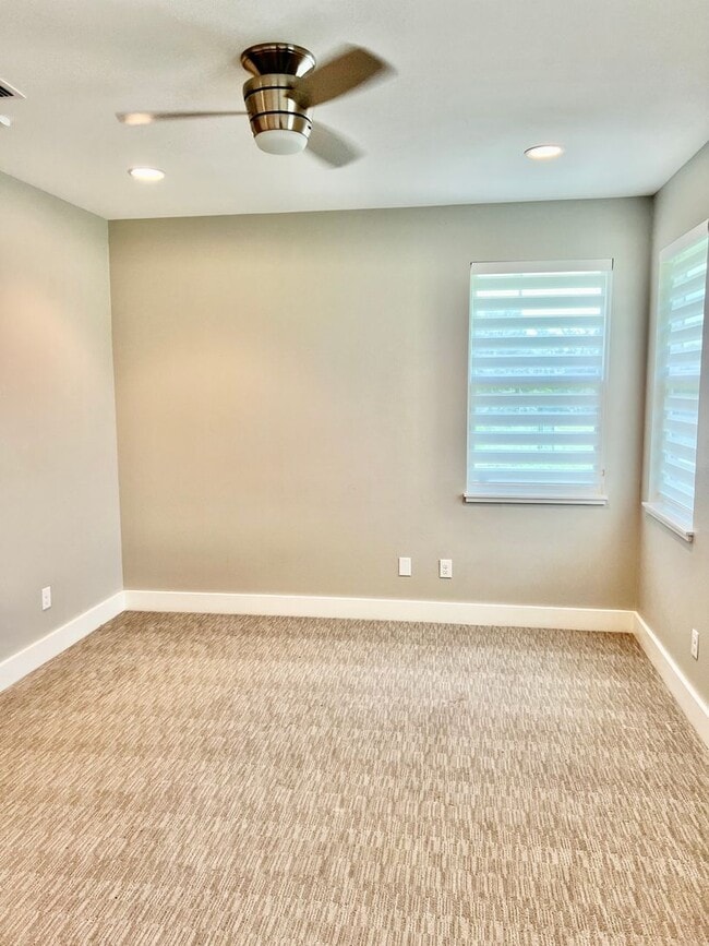 Building Photo - Hill Country Escape - 4 Bed/4 Bath Modern ...