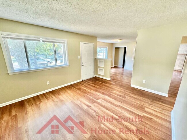 Building Photo - 2452 Debby Dr