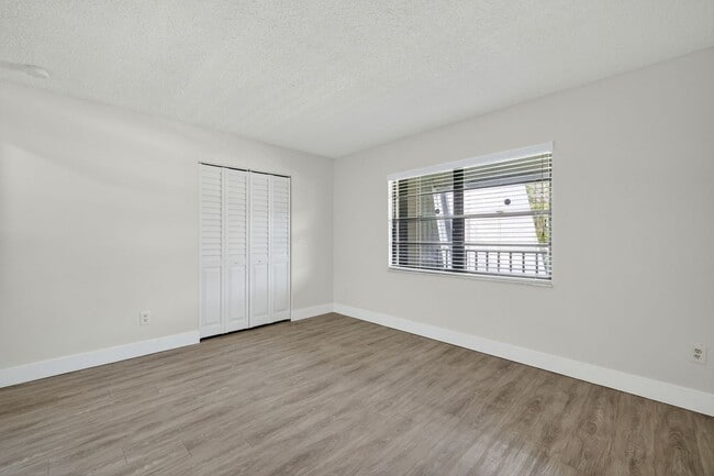 Building Photo - Outstanding one-bedroom, one-bath property...