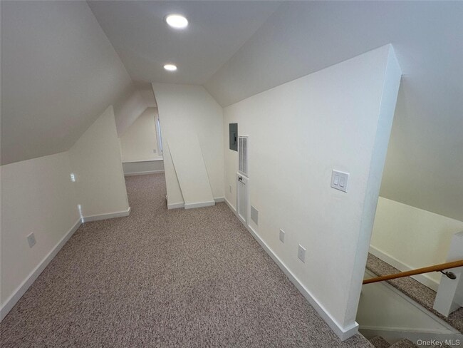 Building Photo - 18 W Maple Ave