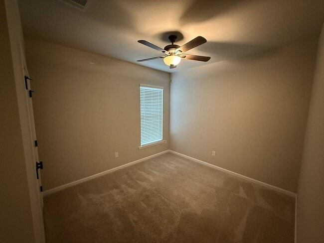 Building Photo - Spacious 4BR, 2BA Home in coveted Cambre Oaks Subdv - Gonzales