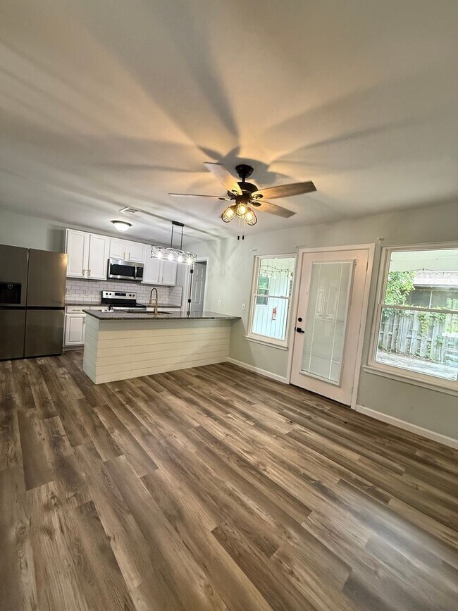 Building Photo - 4184 Balmoral Ct