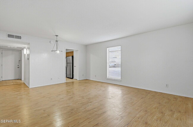 Building Photo - 4433 N Stanton St