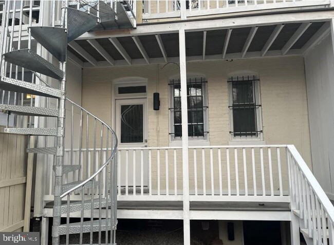 Building Photo - 1664 Avon Pl NW