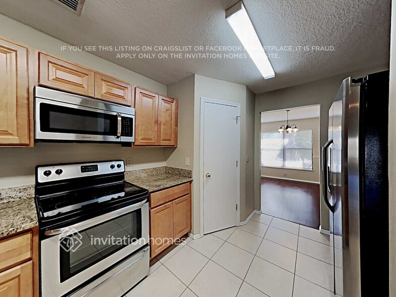 Building Photo - 512 W Springtree Way