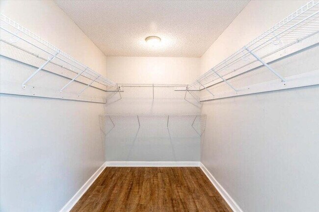 Building Photo - "Charming 3-Bed Oasis with Private Pool in Fort Walton Beach!"