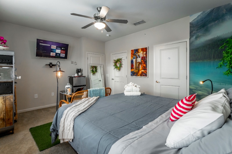 Building Photo - 8605 Tradewind Cir