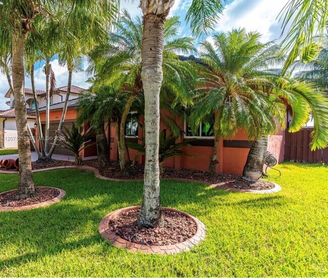 Building Photo - 14571 SW 160th Ct