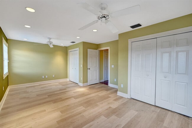 Building Photo - 10902 Tamoron Ln