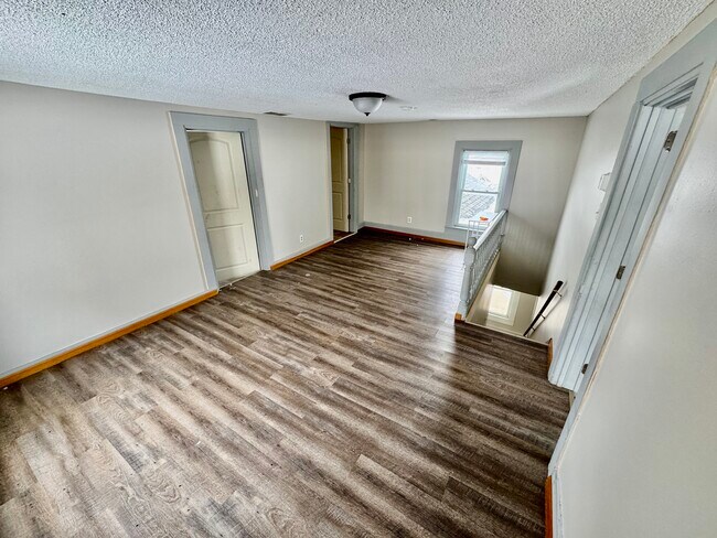 Building Photo - 30556 Lanan Rd