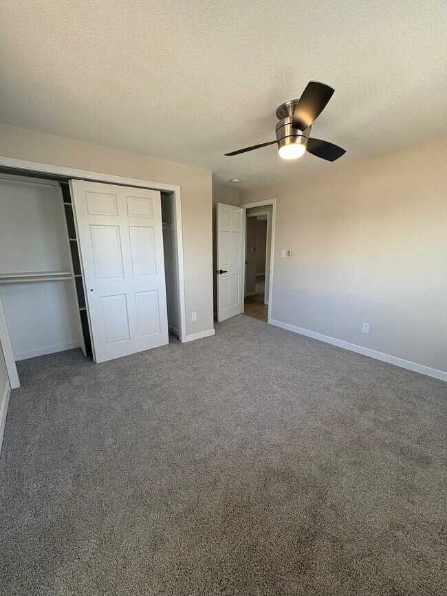 Building Photo - 509 E 41st St