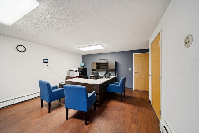 Building Photo - 350 S Santa Claus Ln