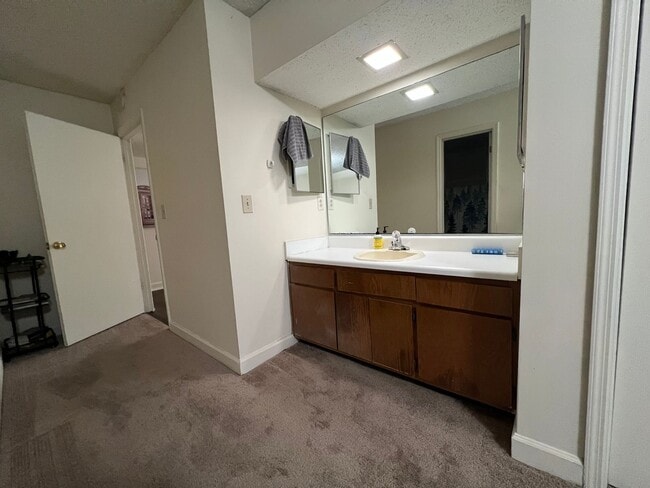 Building Photo - Spacious 2 Bedroom Condo Near Downtown Athens & UGA