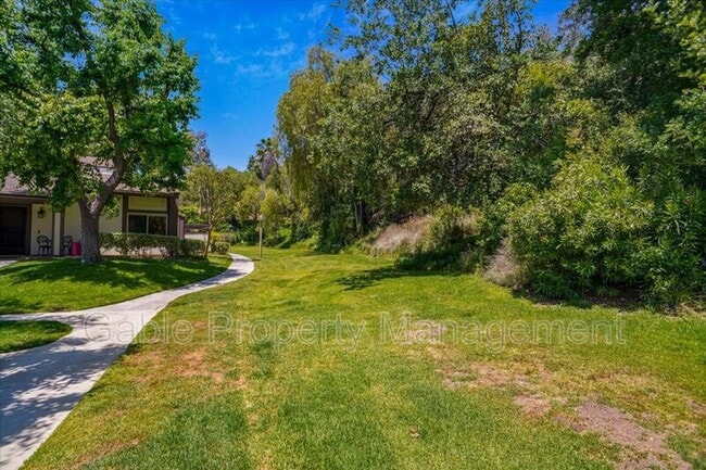 Building Photo - 24725 Sand Wedge Ln