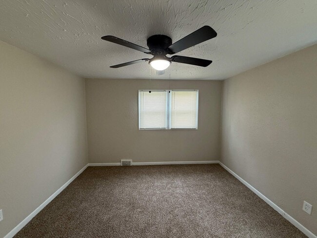 Building Photo - Renovated 4-Bedroom Home – We Welcome Sect...