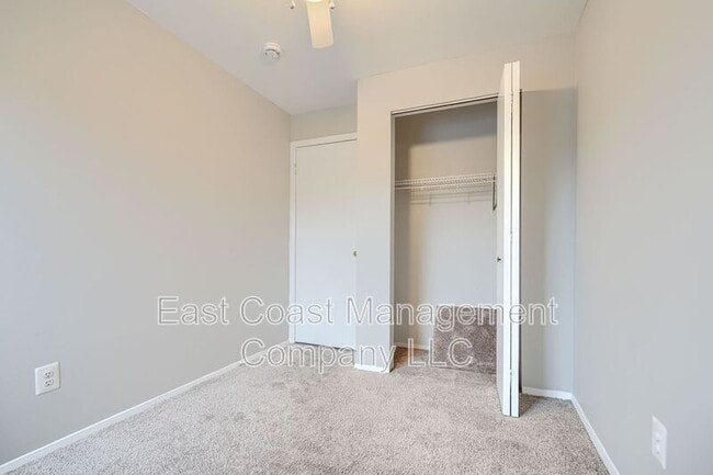 Building Photo - 12 Perryfalls Pl