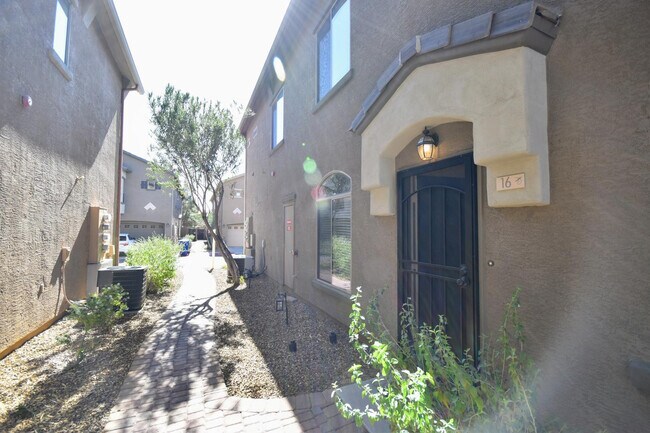 Building Photo - 2024 S Baldwin