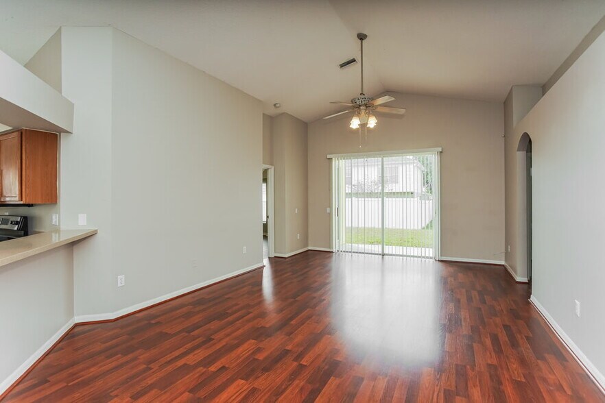 Building Photo - 12817 Kings Lake Dr