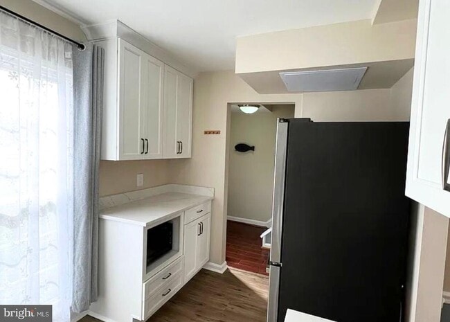 Building Photo - 10108 Sabin Dr