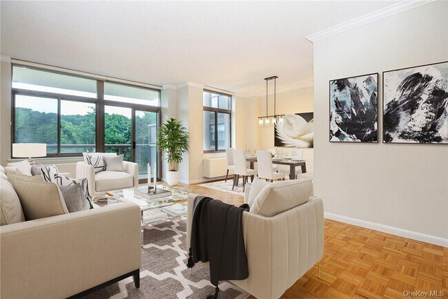 Primary Photo - 35 N Chatsworth Ave