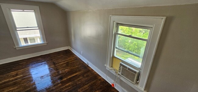 Building Photo - 3 bedroom house for rent