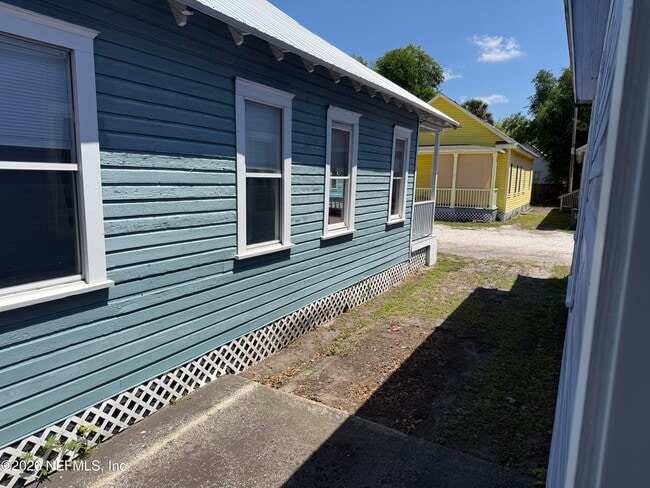 Building Photo - 1918 Redell St