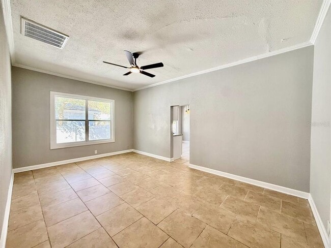 Building Photo - 1216 E 24th Ave