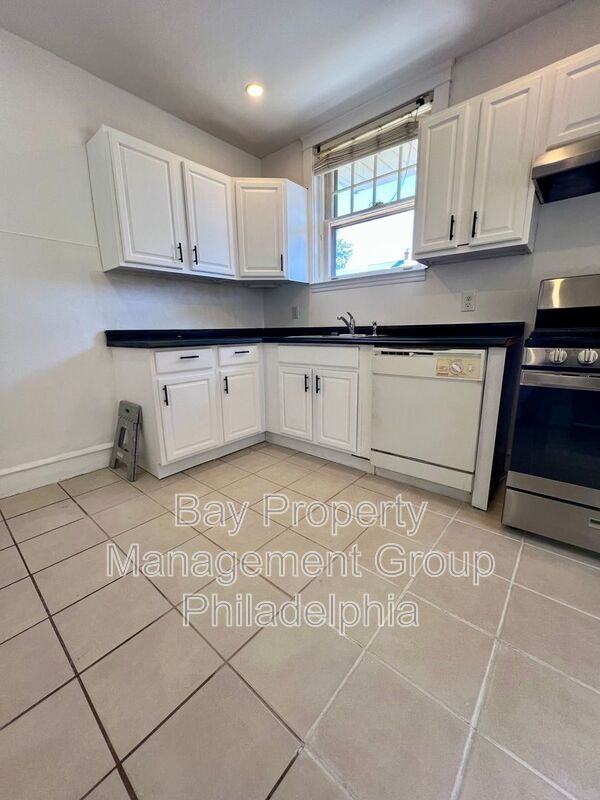 Building Photo - 25 W Parkway Ave