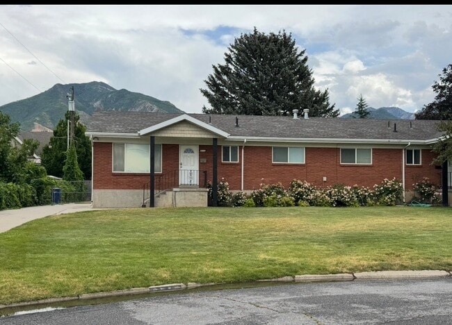 Building Photo - 3113 Gregson Ct