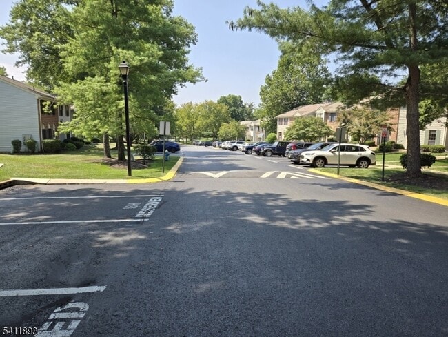 Building Photo - 27 Woodward Ln