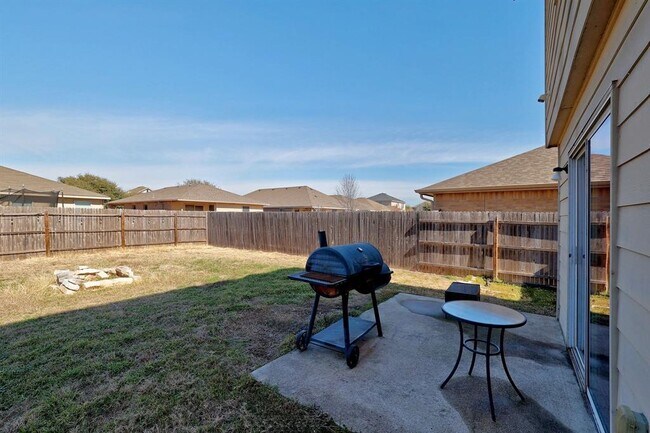 Building Photo - 120 Mallard Ln