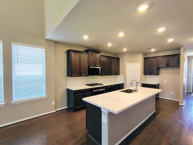 Building Photo - 2307 Sweet Bay Dr