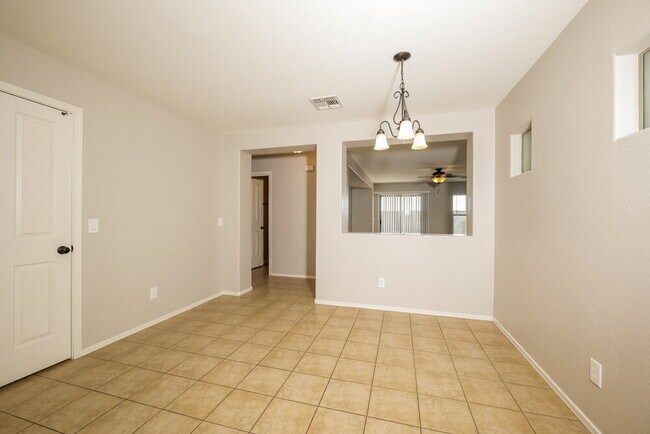 Building Photo - 30831 N Karen Ave