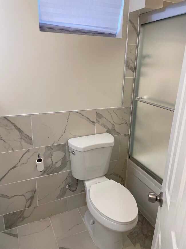 Building Photo - 5446 C St SE