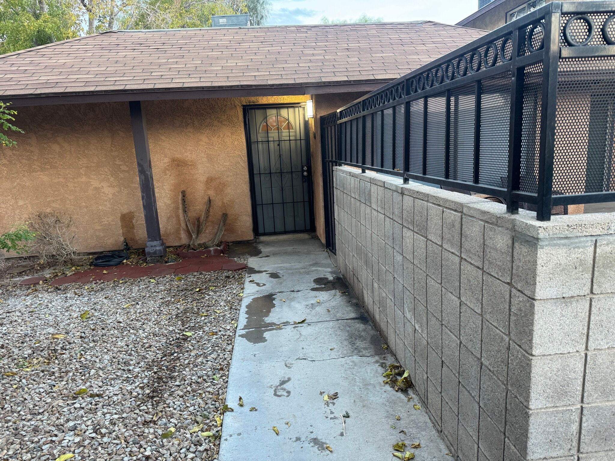 Building Photo - 5060 Village Dr