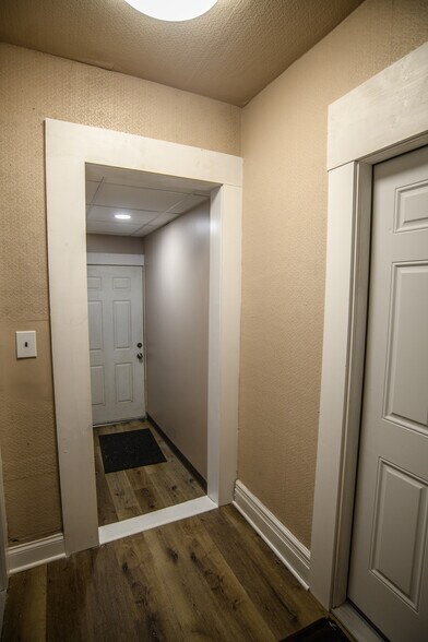 Building Photo - 453 Abbott Rd