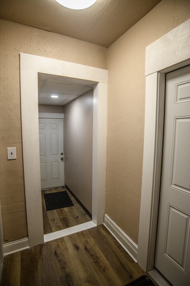 Building Photo - 453 Abbott Rd