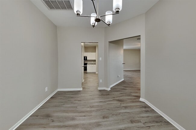 Building Photo - 15323 Fir Woods Ln