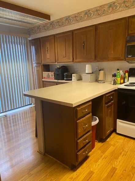 Building Photo - 1050 S Monaco Pky