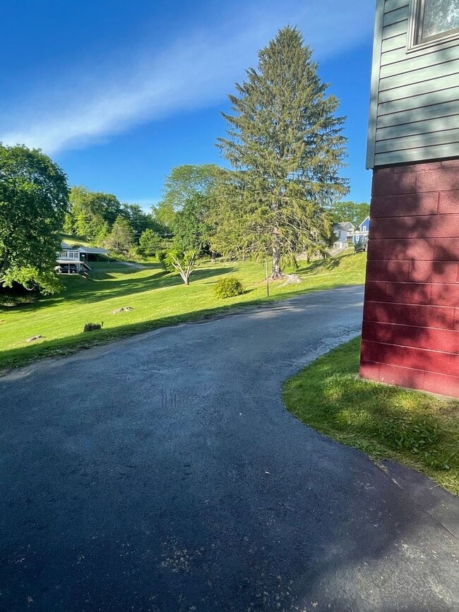 Building Photo - Hopewell - 1 Bedroom 1 Bath apartment on B...