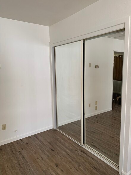 Building Photo - 3834 Stoddard Ave