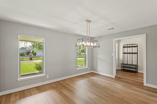 Building Photo - 1707 Imperial Crown Dr
