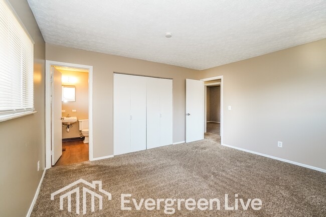 Building Photo - 15 Kanpur Pl