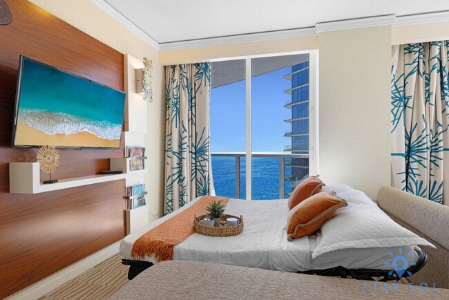 Building Photo - 18001 Collins Ave