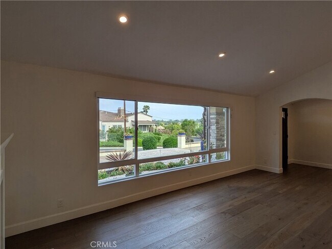 Building Photo - 310 Marion Blvd