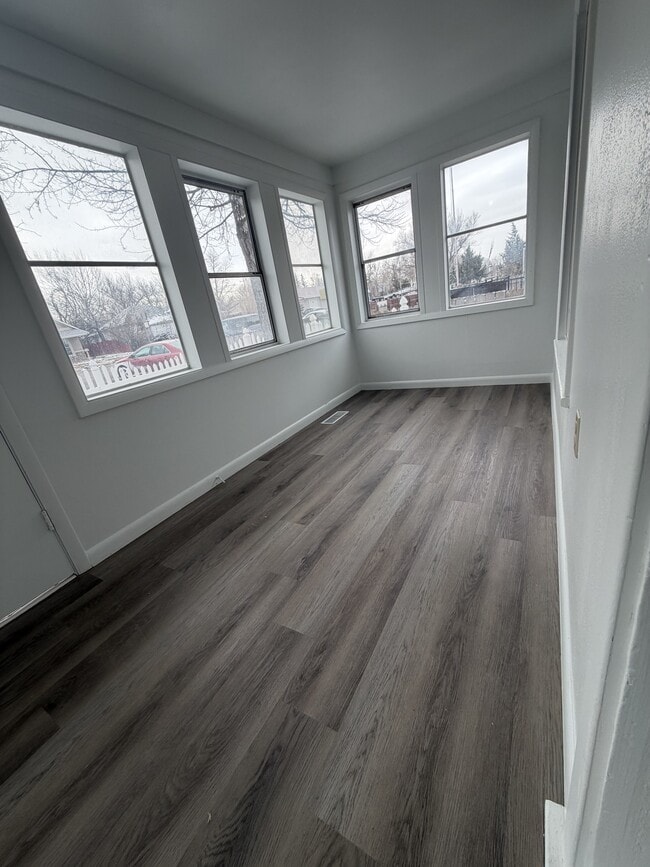 Building Photo - 338 N 2nd St