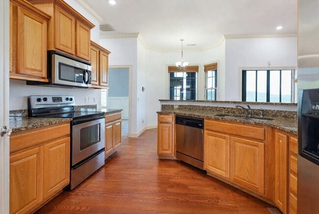 Building Photo - 185 Stoney Pointe Dr