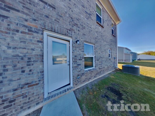 Building Photo - 1300 Deutz Dr