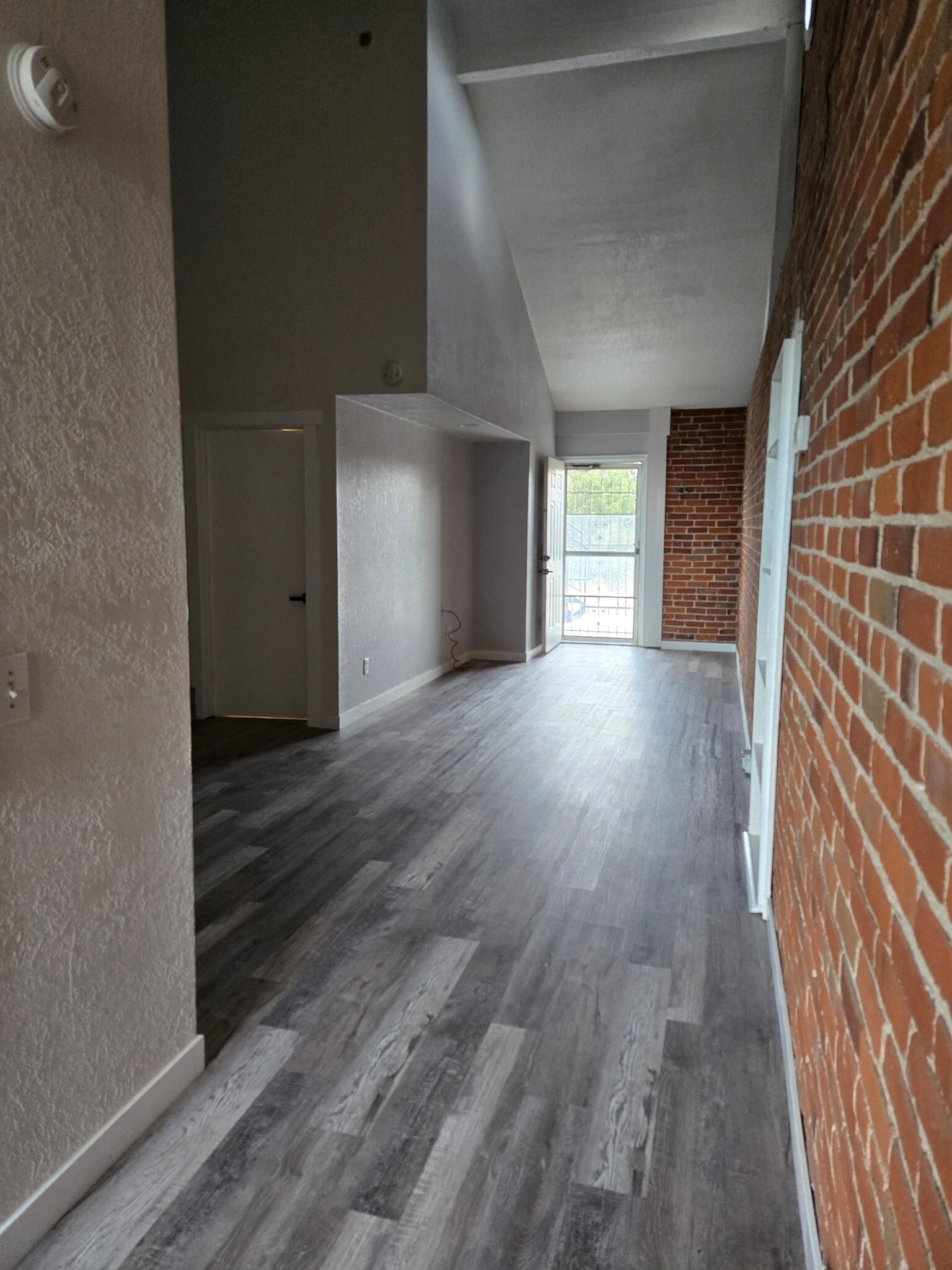 Building Photo - 109 N Kimball Ave